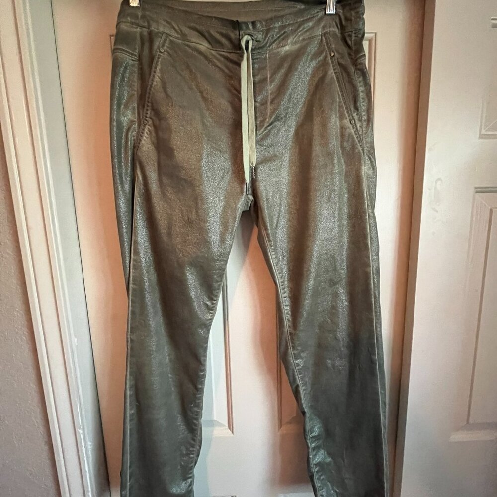 Alembika, Iconic Stretch Jeans, shimmering drab olive green, size 3 (US 10-12)
